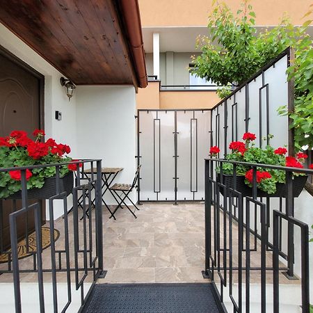 Rose Garden House Lägenhet Bukarest Exteriör bild