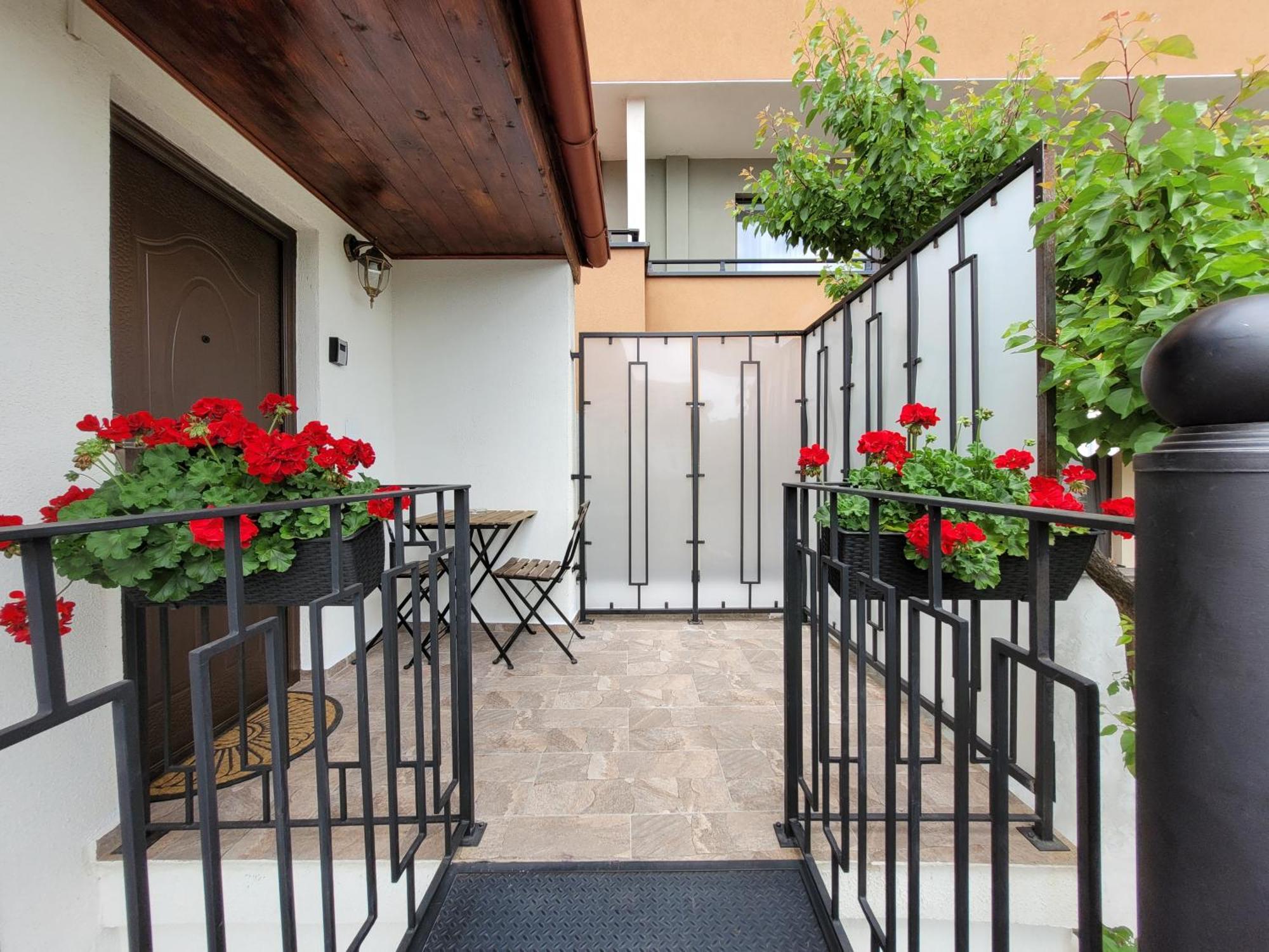Rose Garden House Lägenhet Bukarest Exteriör bild